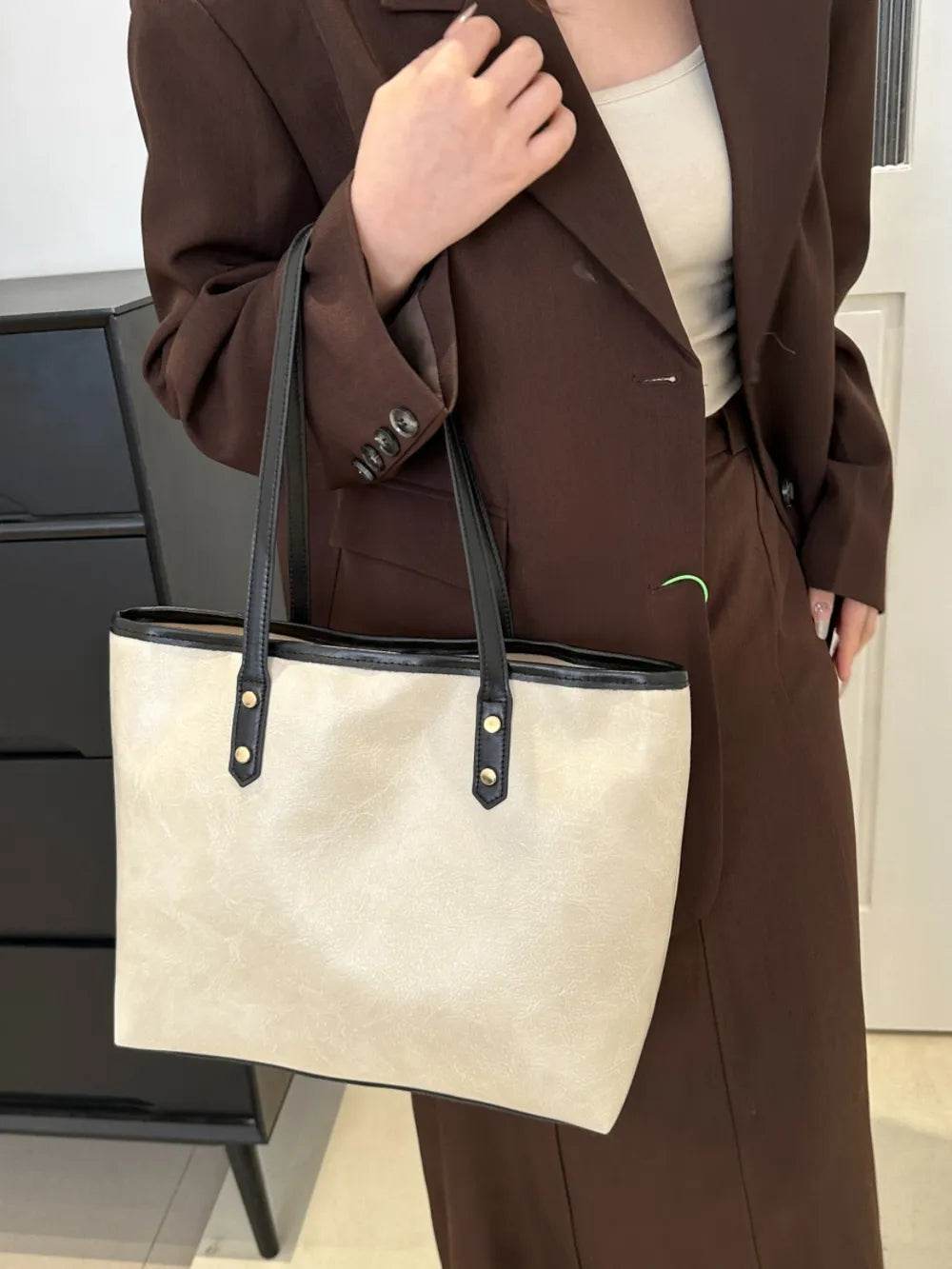 PU Leather Medium Shoulder Bag for a perfect OOTD – dress to impress outfits from Amexza