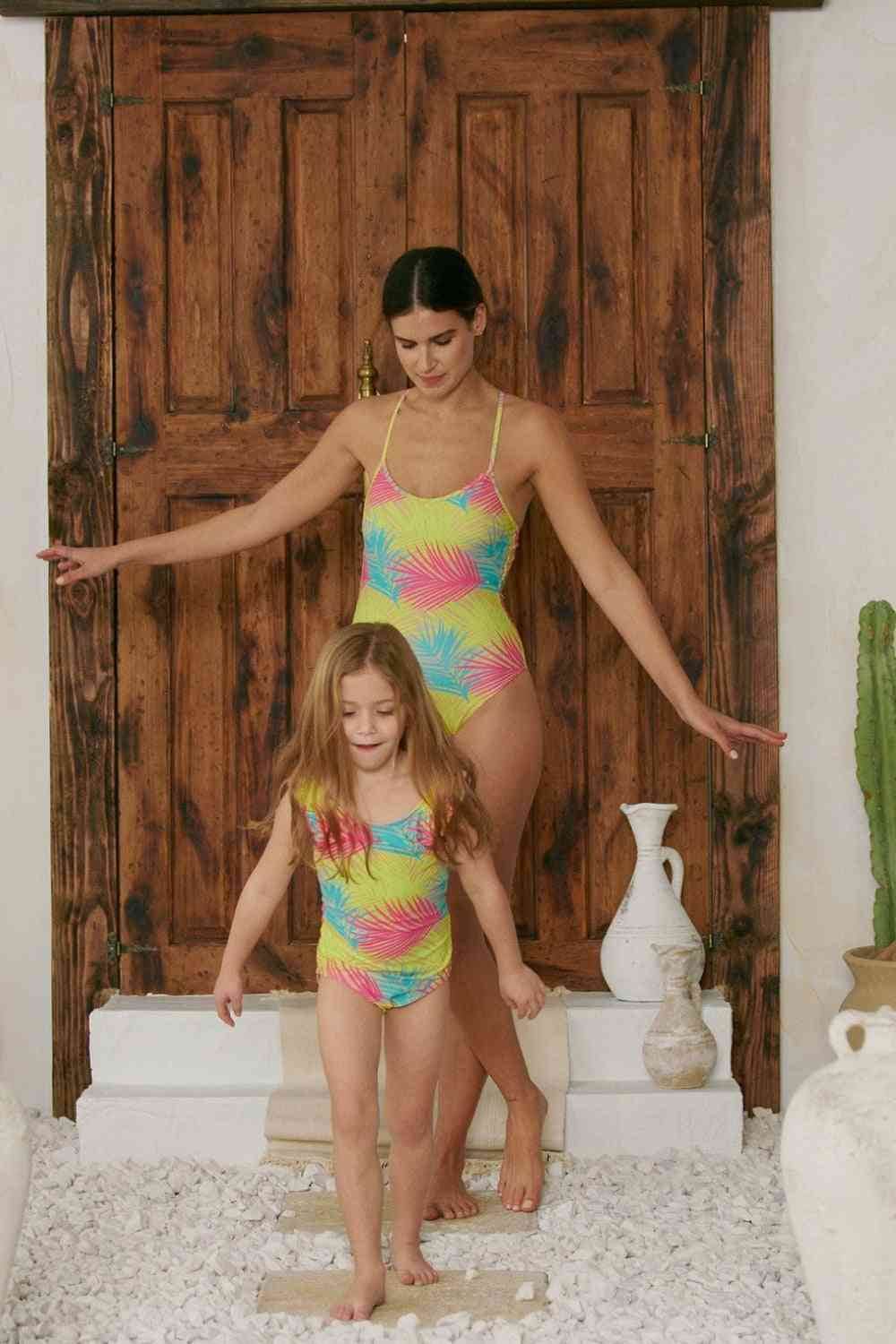 Marina West Swim High Tide One-Piece in Multi Palms for a perfect OOTD – dress to impress outfits from Amexza