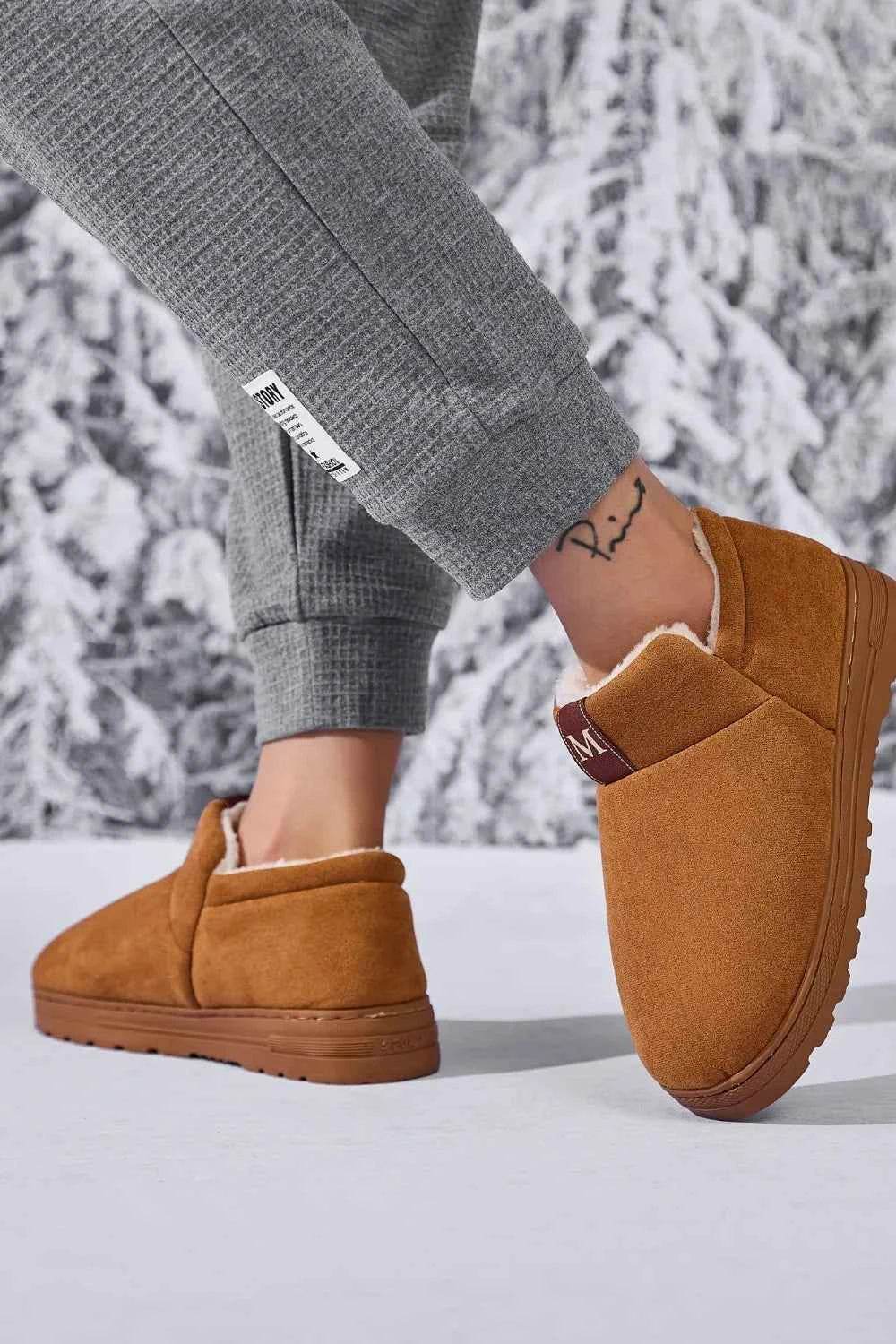 Letter M Suede Round Toe Slippers for a perfect OOTD – dress to impress outfits from Amexza