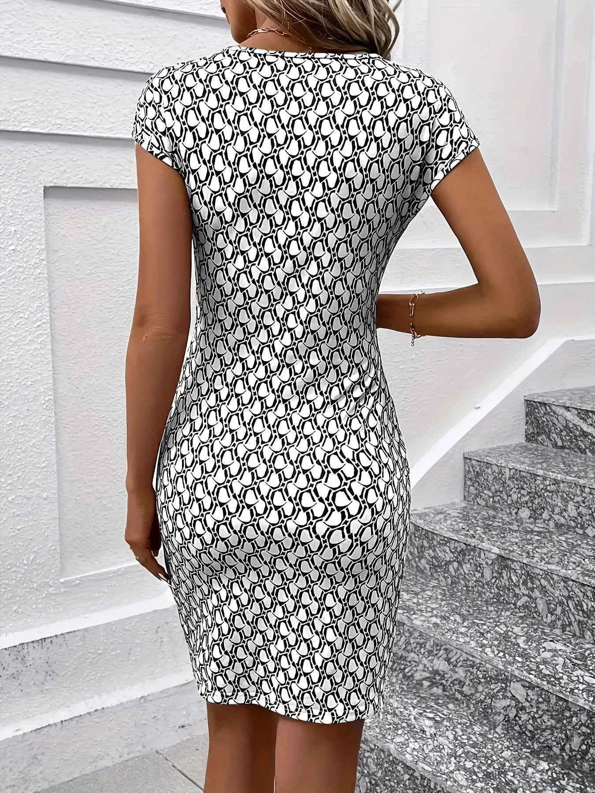 Printed Round Neck Cap Sleeve Dress
