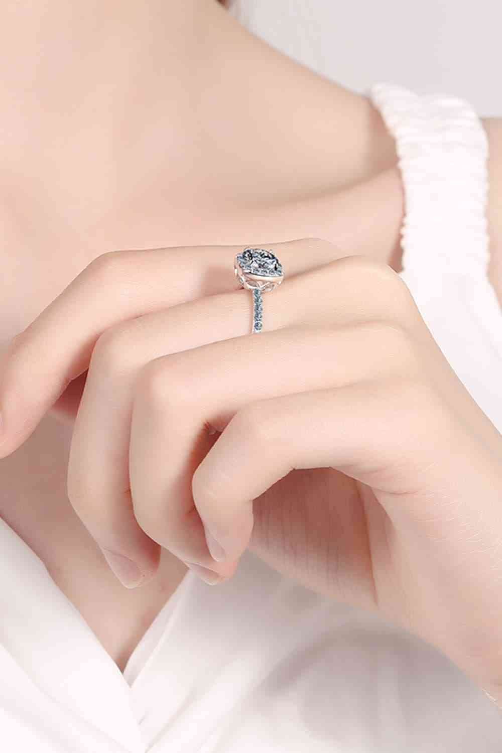 2 Carat Moissanite Square Halo Ring for a perfect OOTD – dress to impress outfits from Amexza
