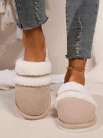 Contrast Faux Fur Round Toe Slippers Tan for a perfect OOTD – dress to impress outfits from Amexza