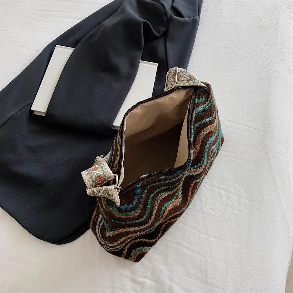 Adjustable Strap Medium Shoulder Bag for a perfect OOTD – dress to impress outfits from Amexza