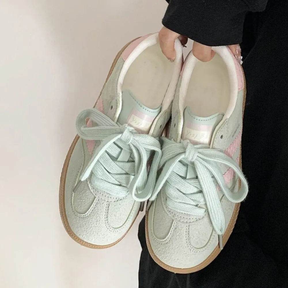 Contrast Round Toe Flat Sneakers for a perfect OOTD – dress to impress outfits from Amexza