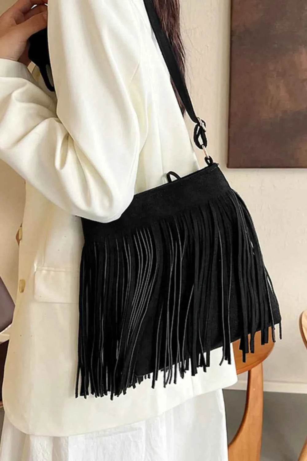 Suede Fringe Shoulder Bag for a perfect OOTD – dress to impress outfits from Amexza