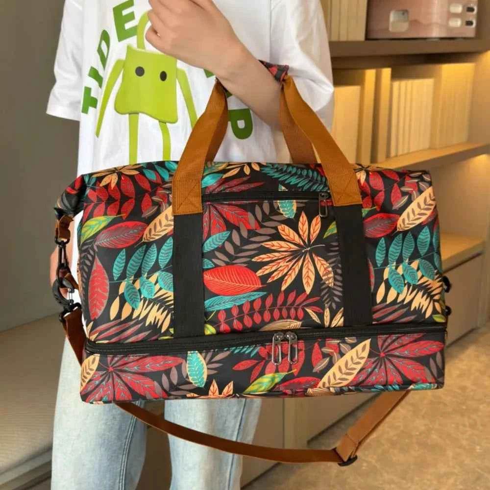 Canvas Printed Travel Bag Red One Size for a perfect OOTD – dress to impress outfits from Amexza
