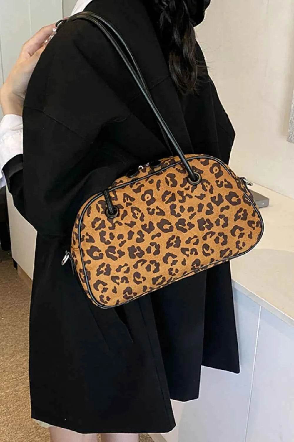 Leopard Suede Medium Shoulder Bag for a perfect OOTD – dress to impress outfits from Amexza