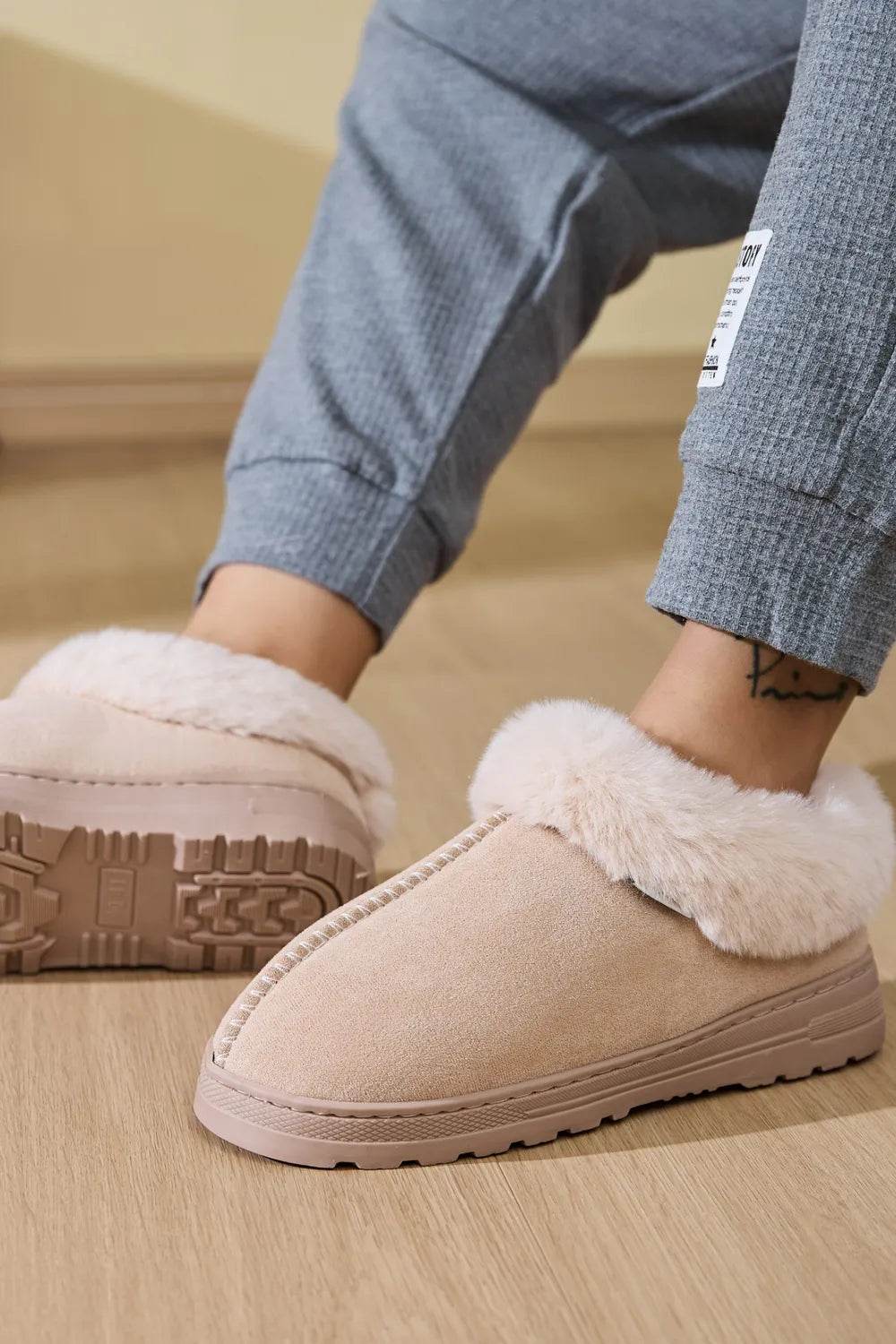 Faux Fur Round Toe Platform Slippers for a perfect OOTD – dress to impress outfits from Amexza