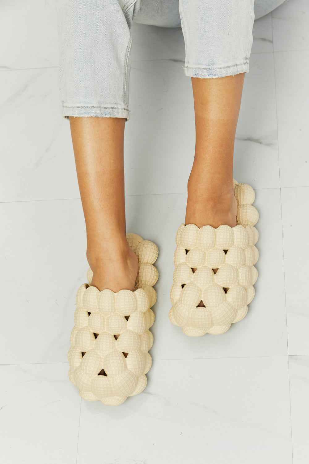 NOOK JOI Laid Back Bubble Slides in Khaki for a perfect OOTD – dress to impress outfits from Amexza