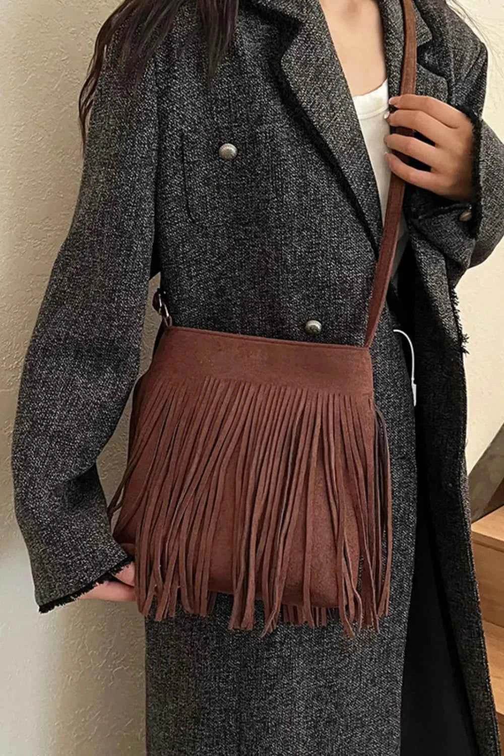 Suede Fringe Shoulder Bag for a perfect OOTD – dress to impress outfits from Amexza