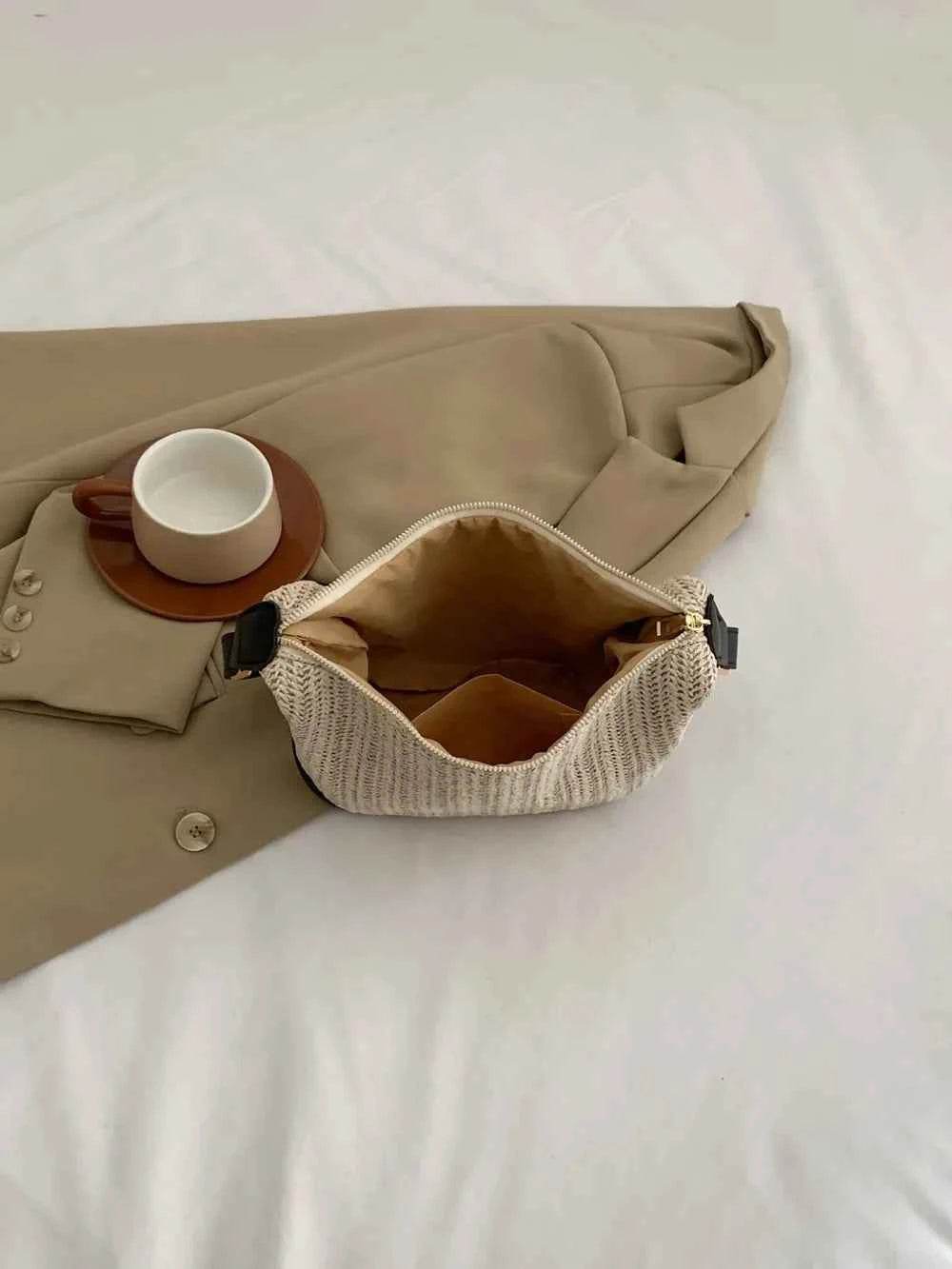 Straw Weave Adjustable Strap Shoulder Bag for a perfect OOTD – dress to impress outfits from Amexza