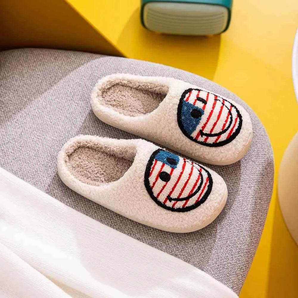 Melody Smiley Face Slippers for a perfect OOTD – dress to impress outfits from Amexza