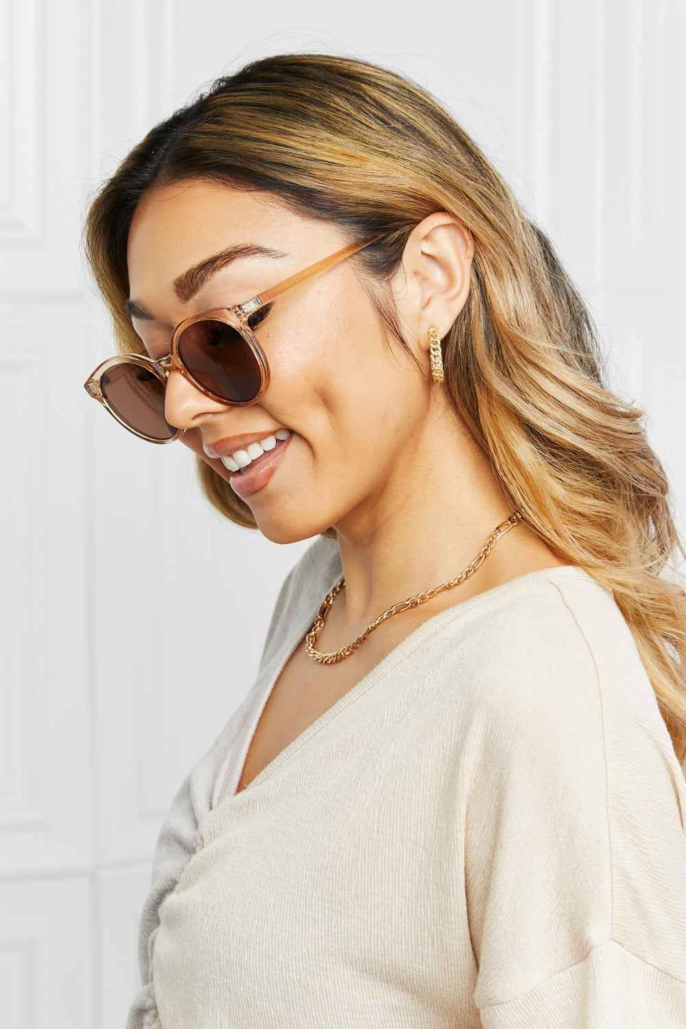 Round Full Rim Polycarbonate Frame Sunglasses for a perfect OOTD – dress to impress outfits from Amexza