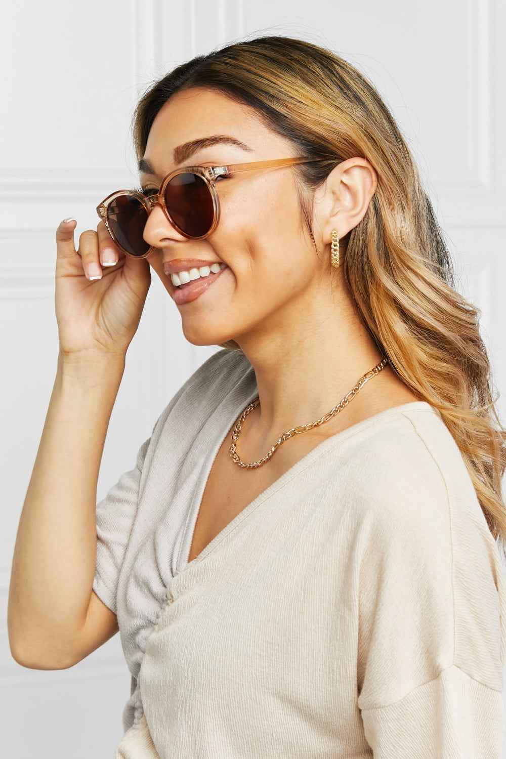 Round Full Rim Polycarbonate Frame Sunglasses for a perfect OOTD – dress to impress outfits from Amexza
