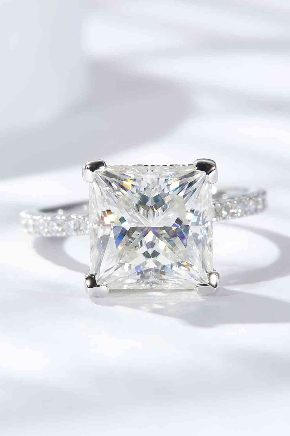 5.52 Carat Moissanite Side Stone Ring for a perfect OOTD – dress to impress outfits from Amexza