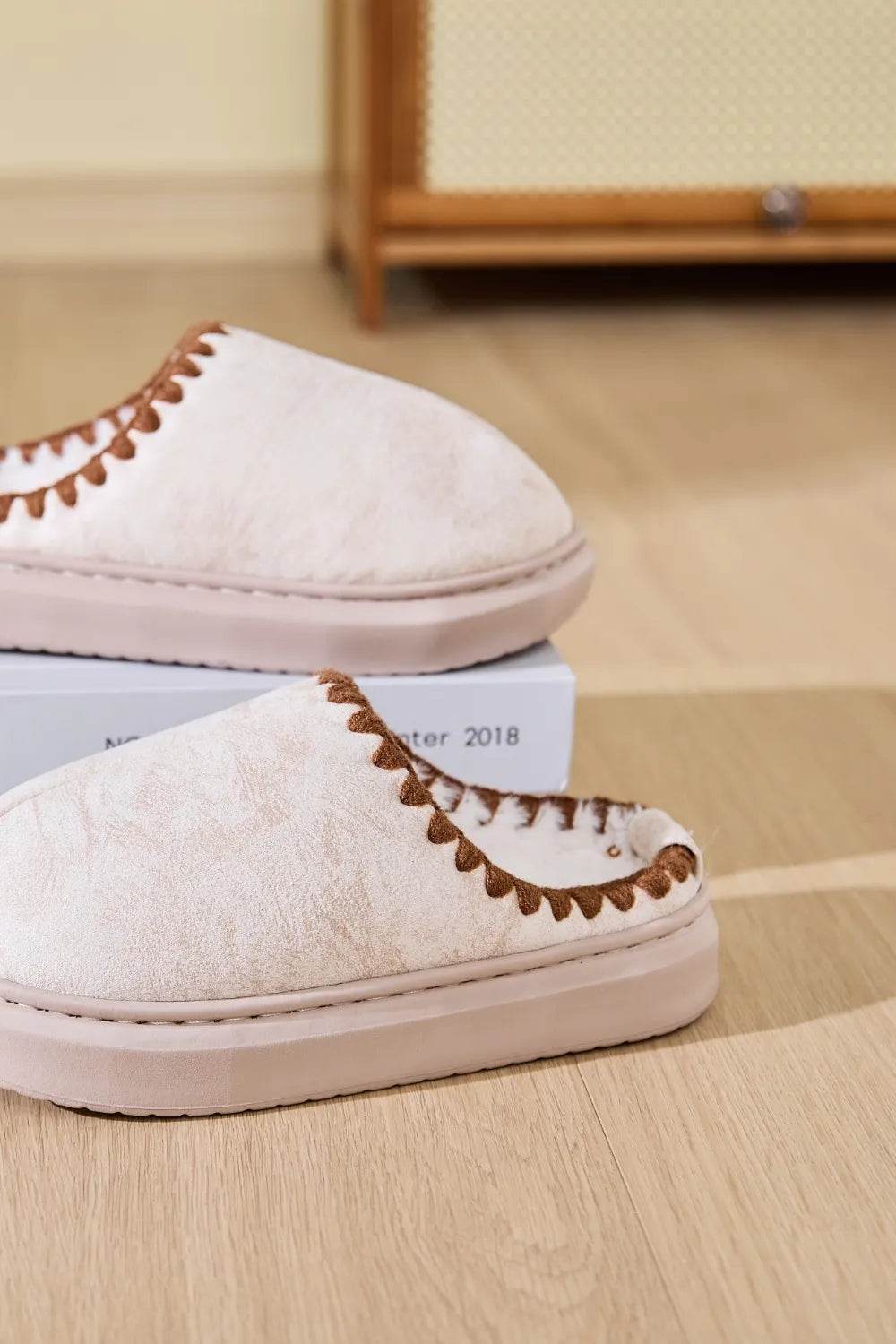 Thermal Round Toe Platform Slippers for a perfect OOTD – dress to impress outfits from Amexza