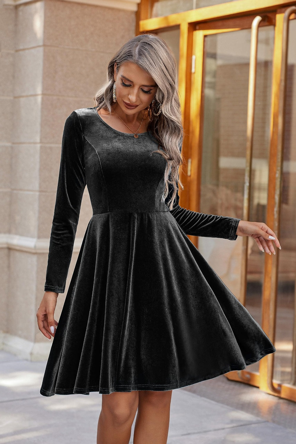 Round Neck Long Sleeve Knee Length Dress - Black / S