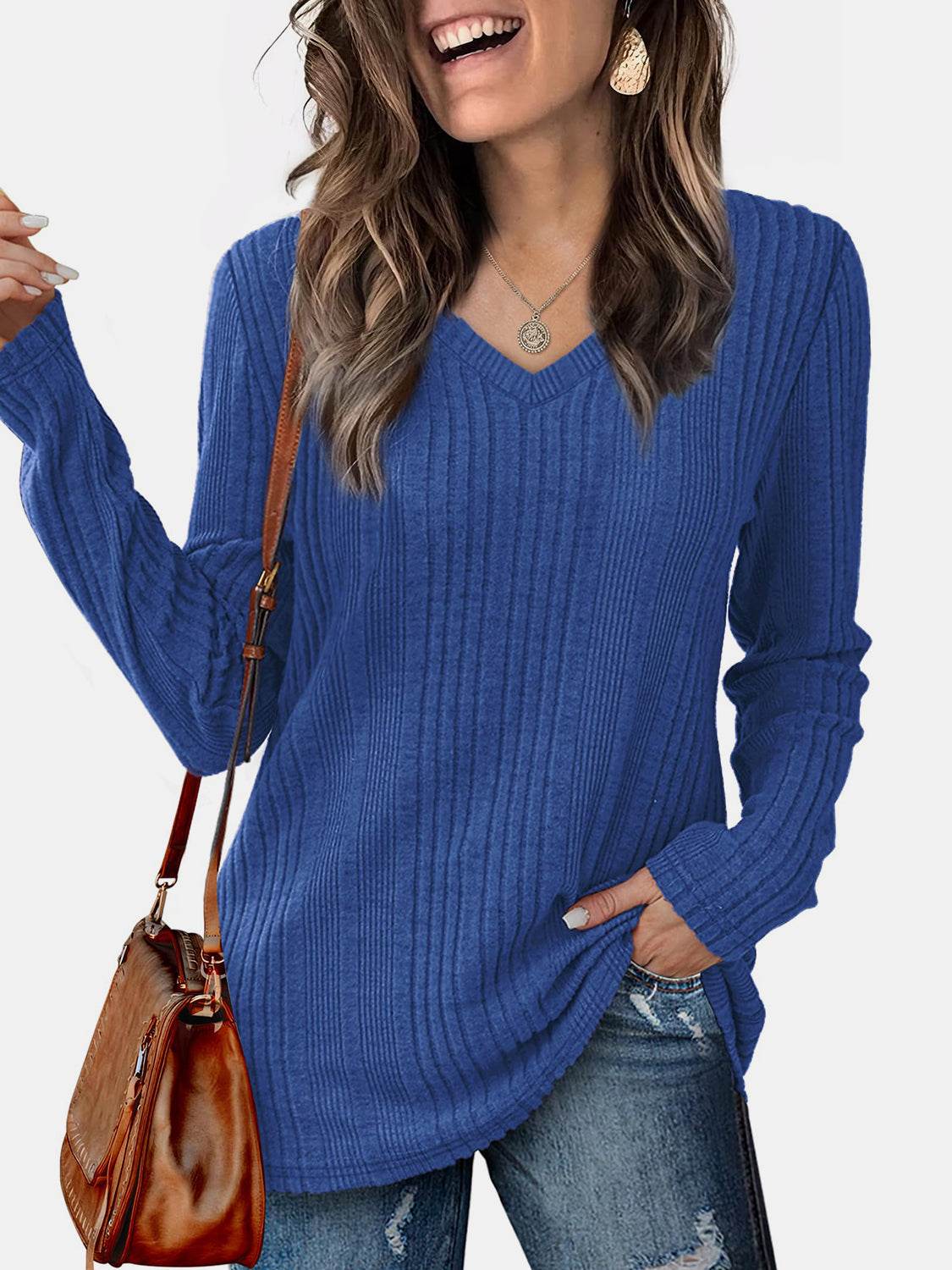 V-Neck Long Sleeve T-Shirt for a perfect OOTD – dress to impress outfits from Amexza