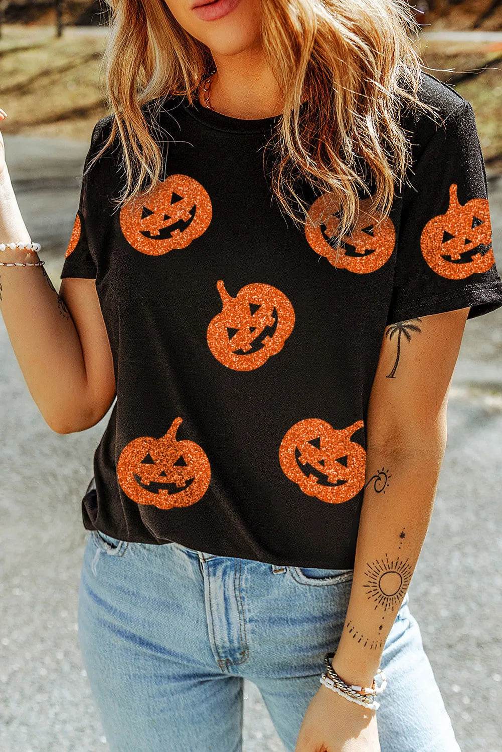 Full Size Glitter Jack-O'-Lantern Round Neck Short Sleeve T-Shirt for a perfect OOTD – dress to impress outfits from Amexza