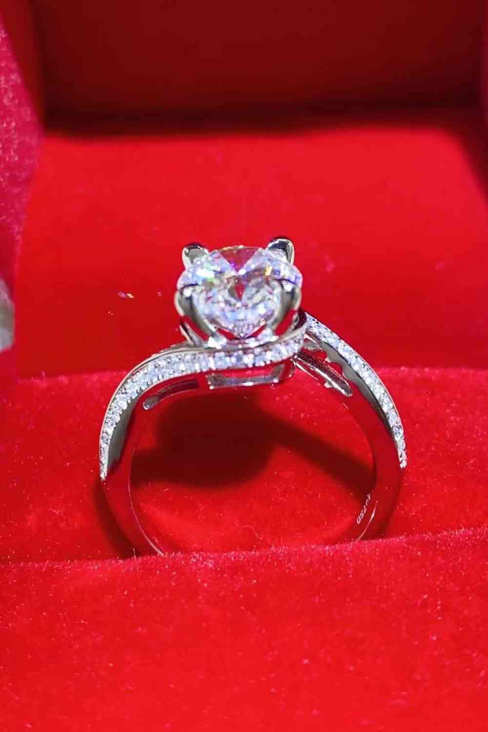 3 Carat Moissanite Side Stone Ring for a perfect OOTD – dress to impress outfits from Amexza