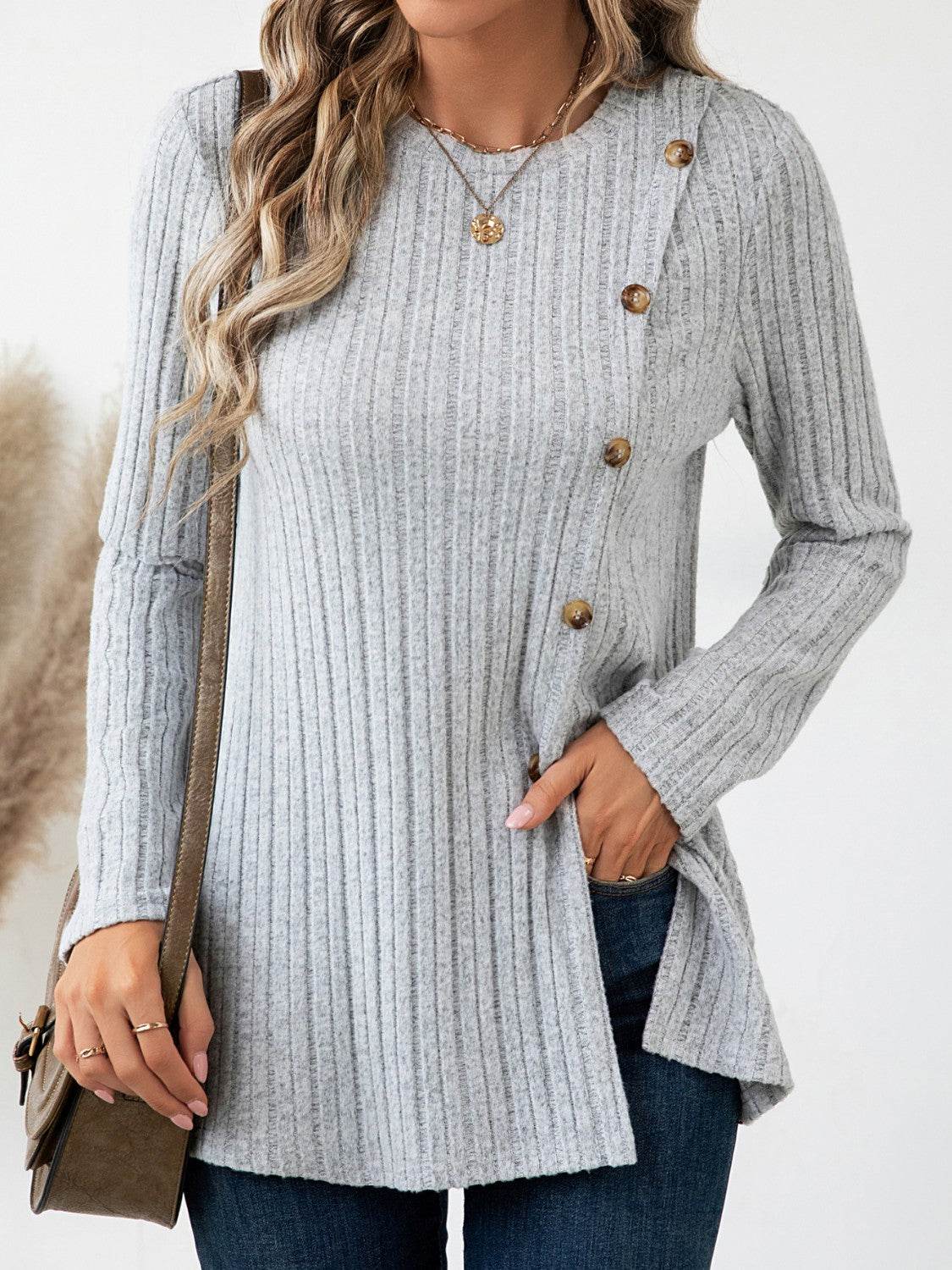 Round Neck Long Sleeve T-Shirt Light Gray for a perfect OOTD – dress to impress outfits from Amexza