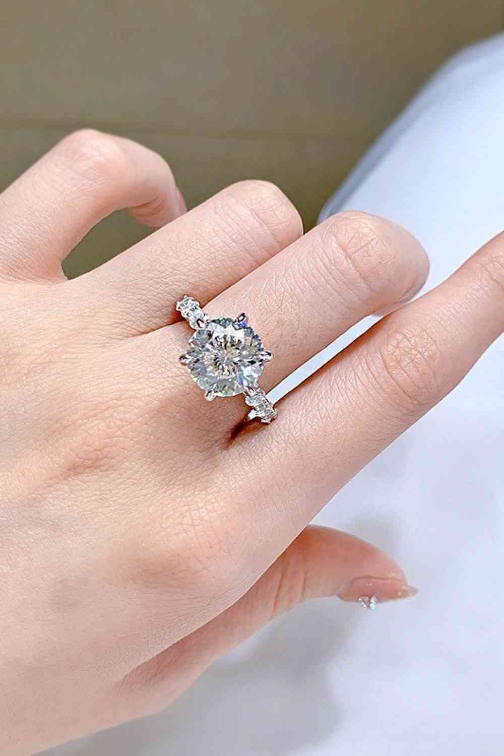 5 Carat Moissanite Side Stone Ring for a perfect OOTD – dress to impress outfits from Amexza