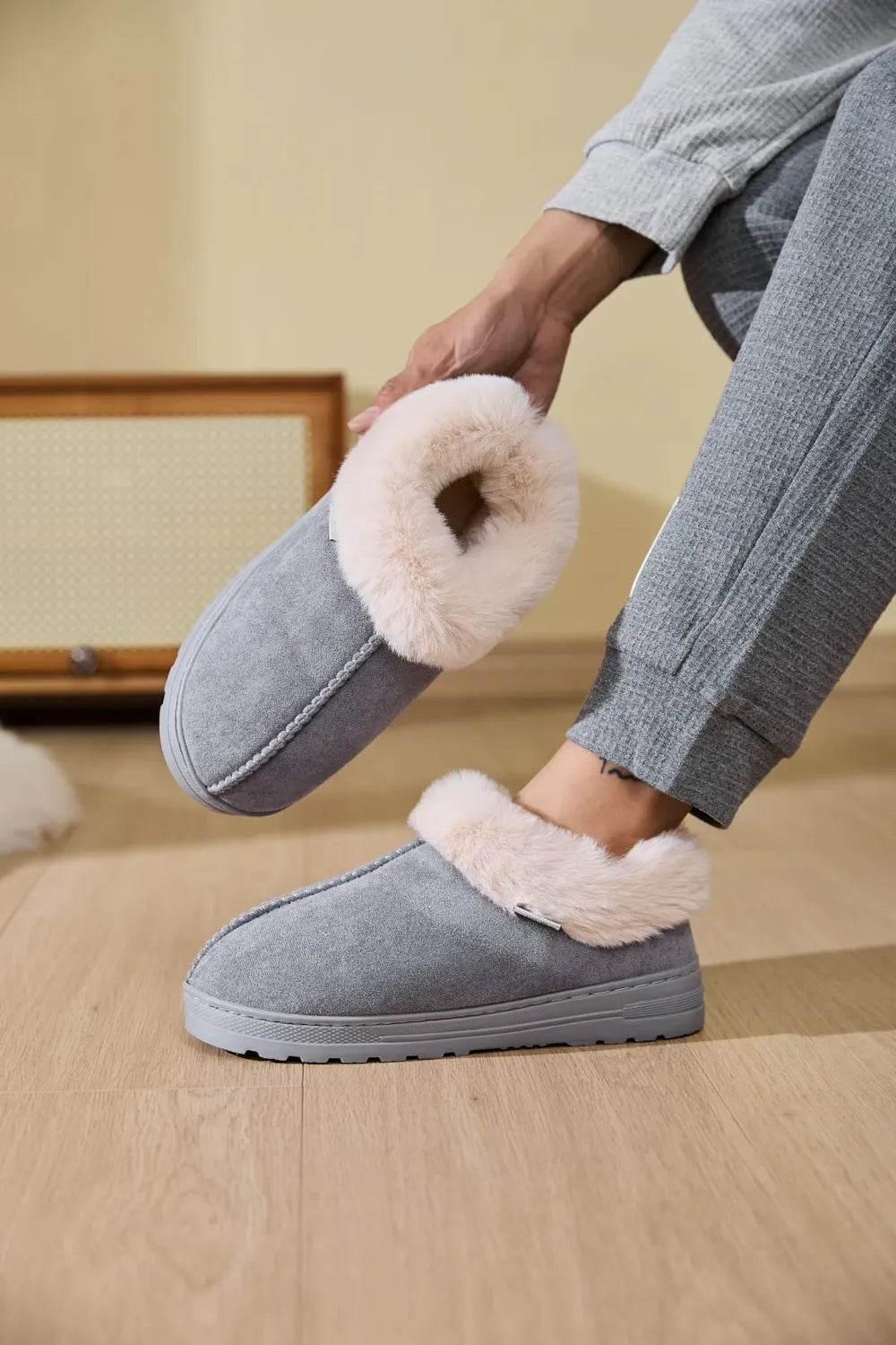 Faux Fur Round Toe Platform Slippers for a perfect OOTD – dress to impress outfits from Amexza