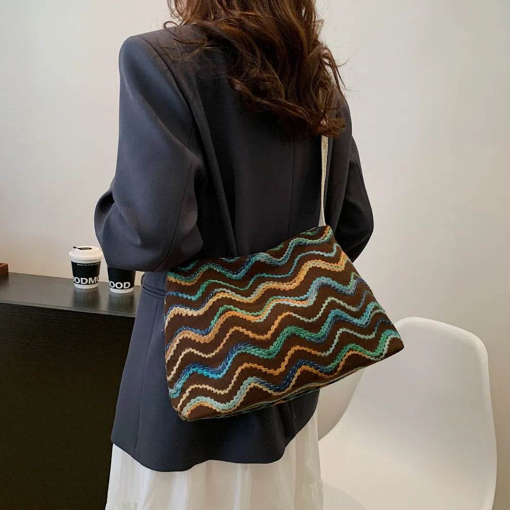 Adjustable Strap Medium Shoulder Bag for a perfect OOTD – dress to impress outfits from Amexza