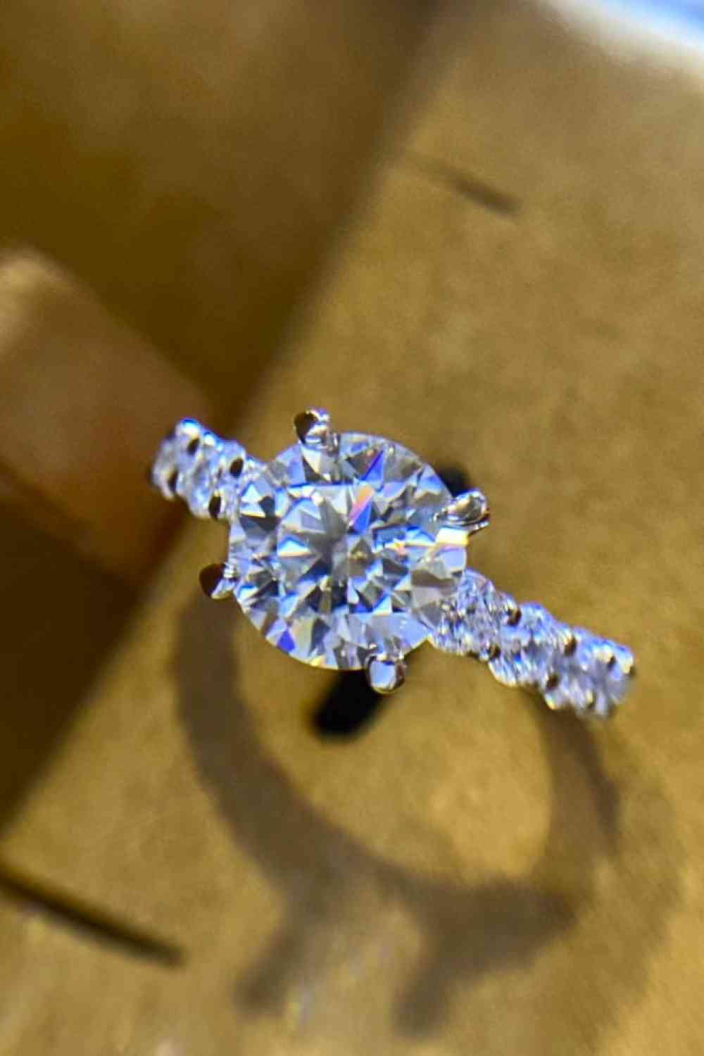 2 Carat 4-Prong Moissanite Ring for a perfect OOTD – dress to impress outfits from Amexza