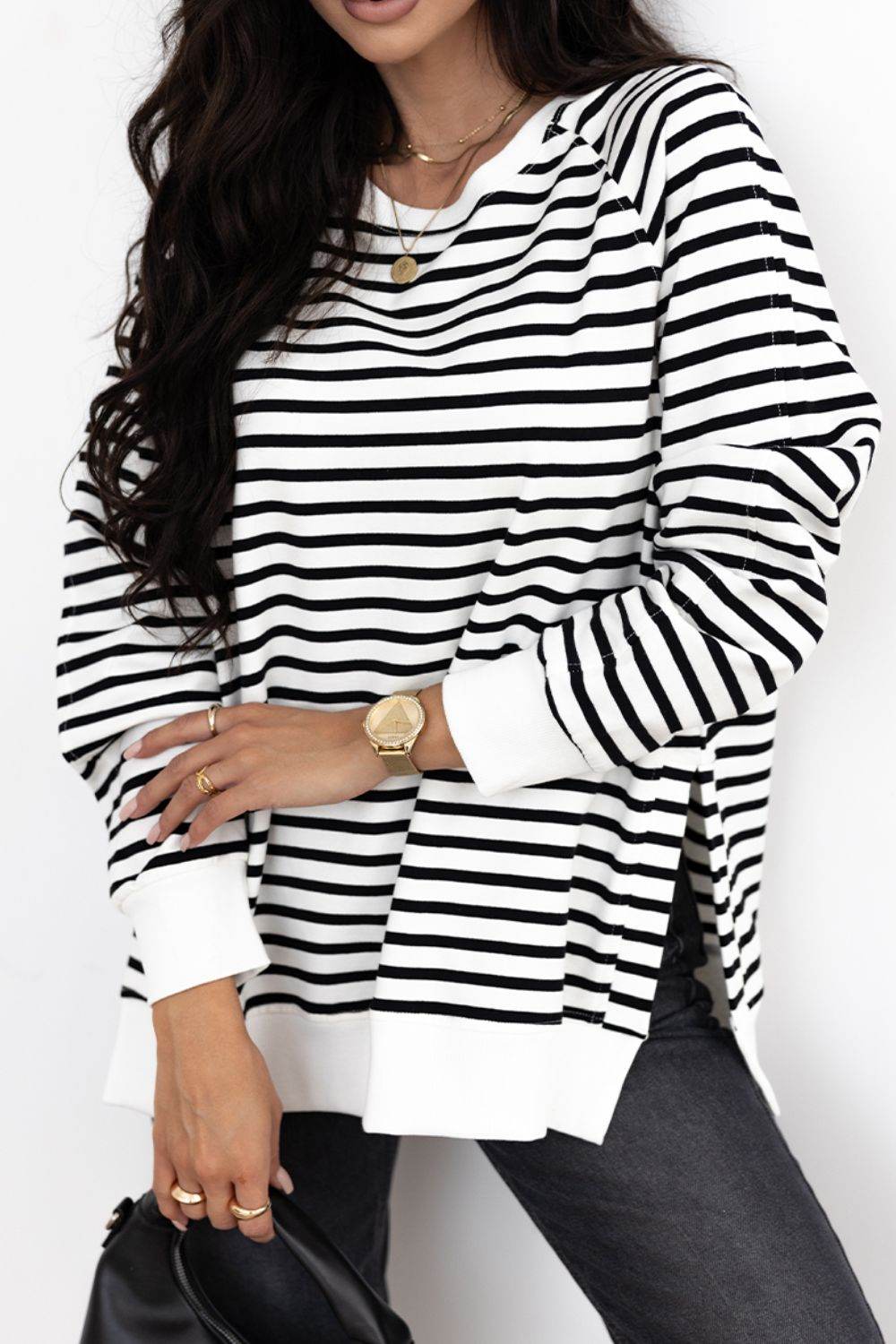 Side Slit Stripe Raglan Sleeve Sweatshirt Black for a perfect OOTD – dress to impress outfits from Amexza