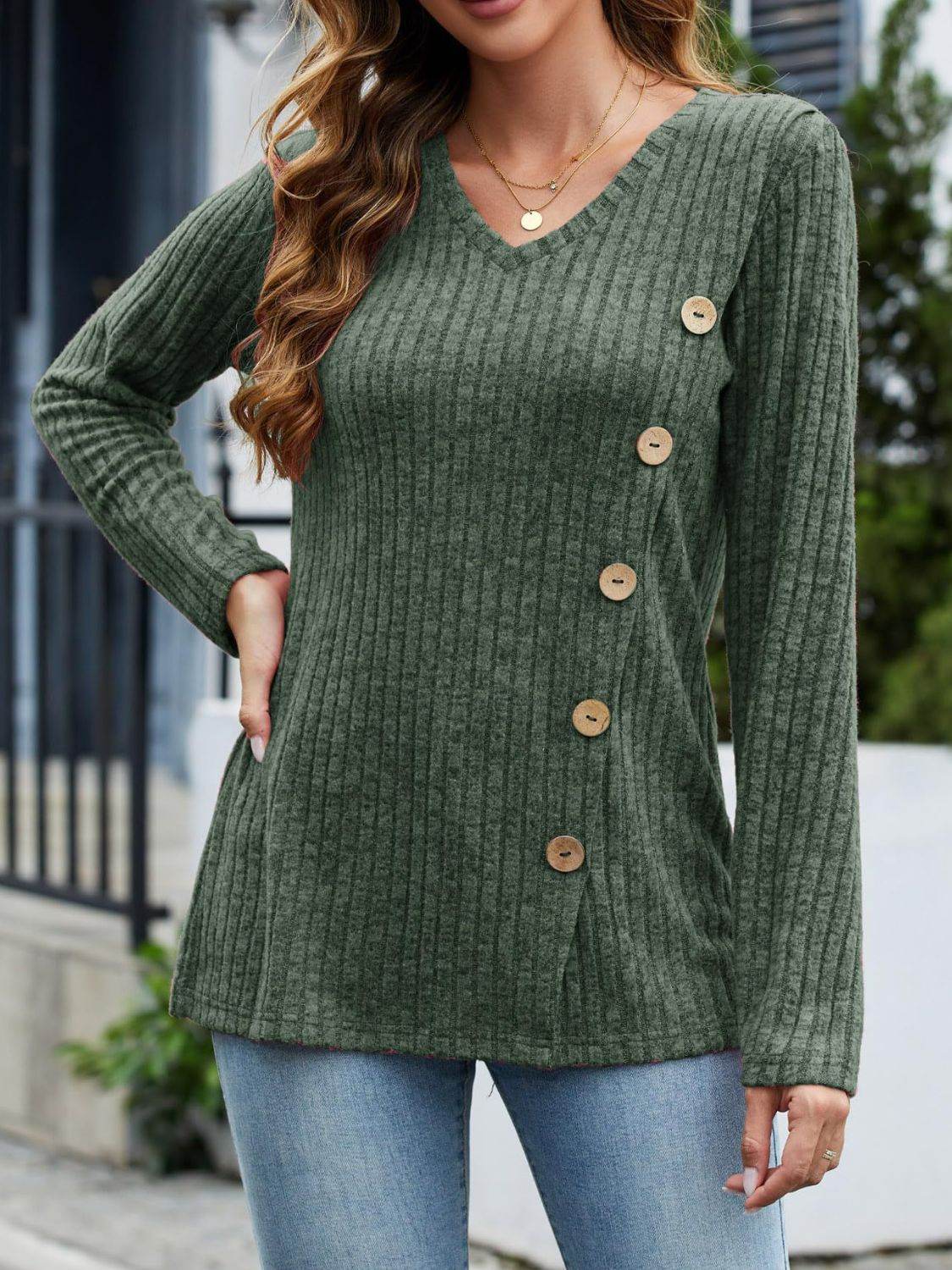 V-Neck Long Sleeve T-Shirt Dark Green for a perfect OOTD – dress to impress outfits from Amexza