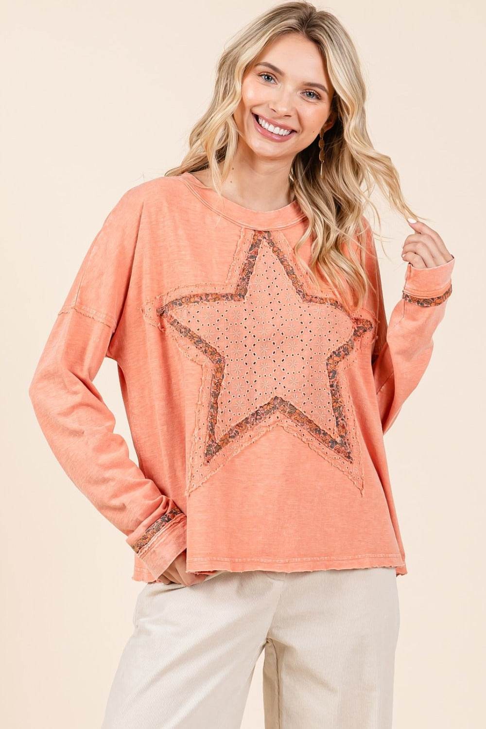 Mittoshop Mineral Wash Star Patch Long Sleeve T-Shirt Coral cream for a perfect OOTD – dress to impress outfits from Amexza