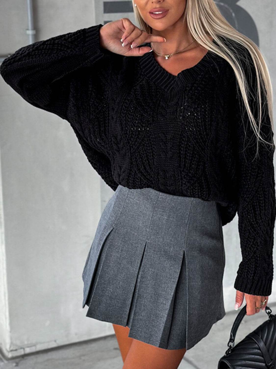 V-Neck Cable-Knit Long Sleeve Sweater for a perfect OOTD – dress to impress outfits from Amexza