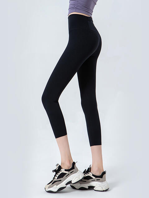 Wide Waistband Cropped Sports Leggings for a perfect OOTD – dress to impress outfits from Amexza