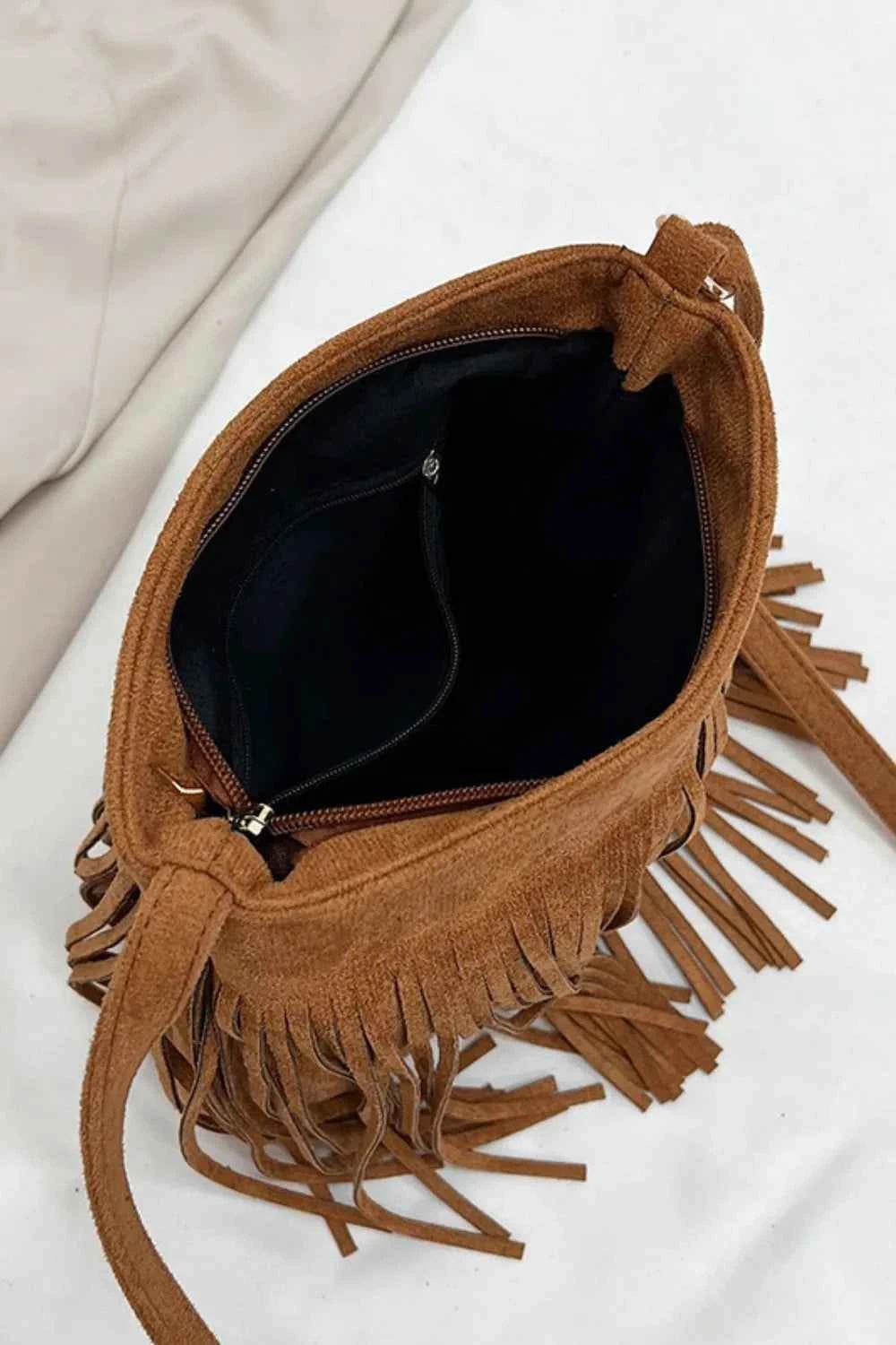 Suede Fringe Shoulder Bag for a perfect OOTD – dress to impress outfits from Amexza