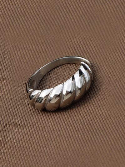 Ribbed Titanium Steel Ring for a perfect OOTD – dress to impress outfits from Amexza