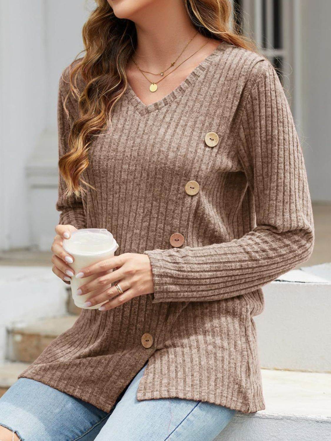 V-Neck Long Sleeve T-Shirt for a perfect OOTD – dress to impress outfits from Amexza