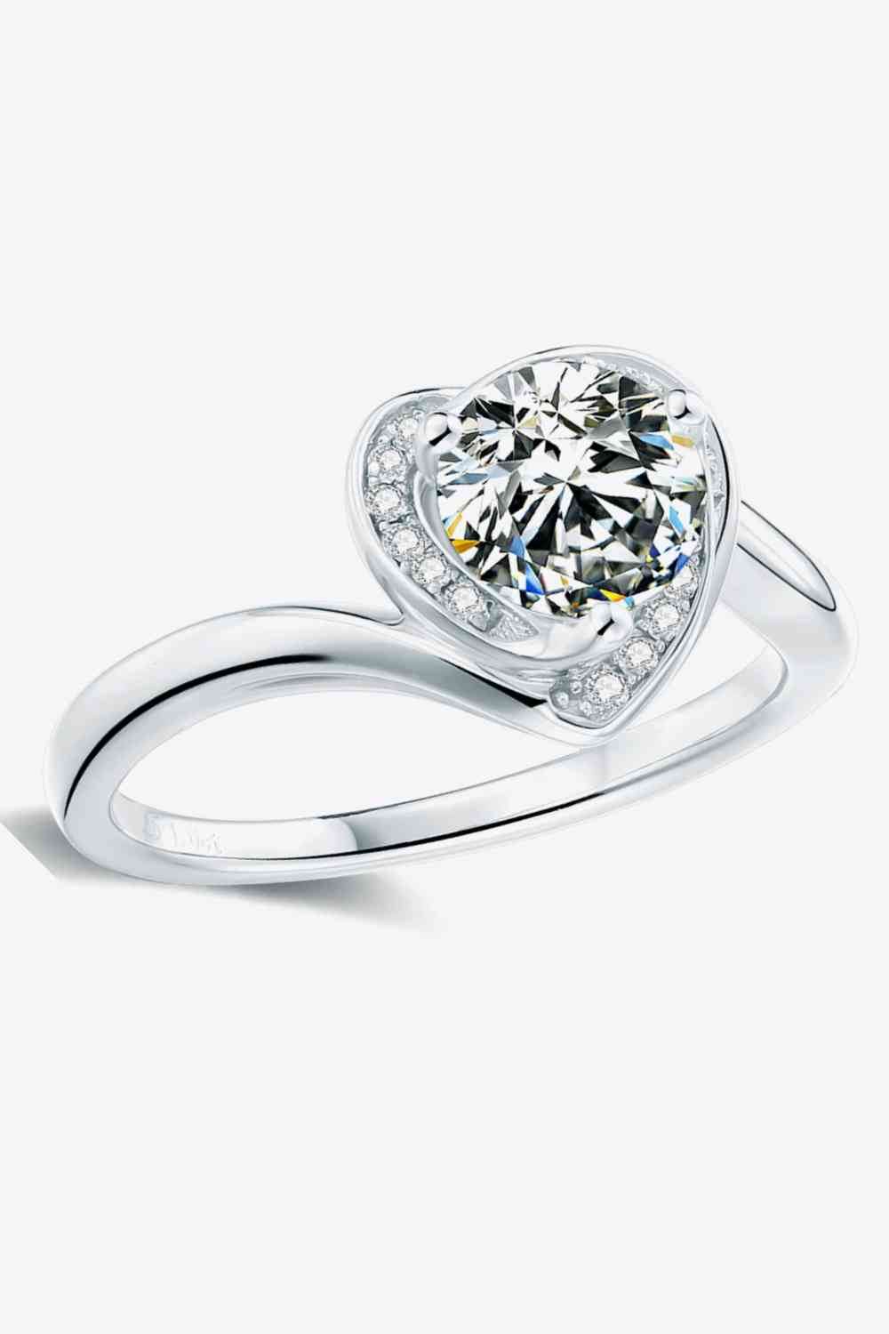 1 Carat Moissanite Heart Ring for a perfect OOTD – dress to impress outfits from Amexza