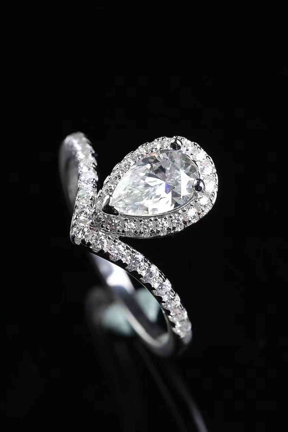 2 Carat Moissanite Teardrop Ring for a perfect OOTD – dress to impress outfits from Amexza