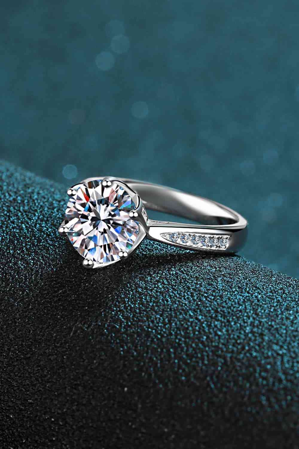 3 Carat Moissanite Rhodium-Plated Side Stone Ring for a perfect OOTD – dress to impress outfits from Amexza