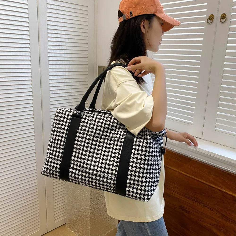 Houndstooth Canvas Travel Bag for a perfect OOTD – dress to impress outfits from Amexza
