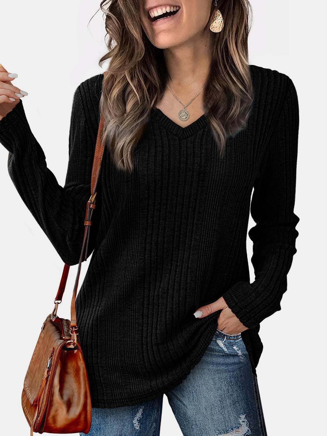 V-Neck Long Sleeve T-Shirt Black for a perfect OOTD – dress to impress outfits from Amexza