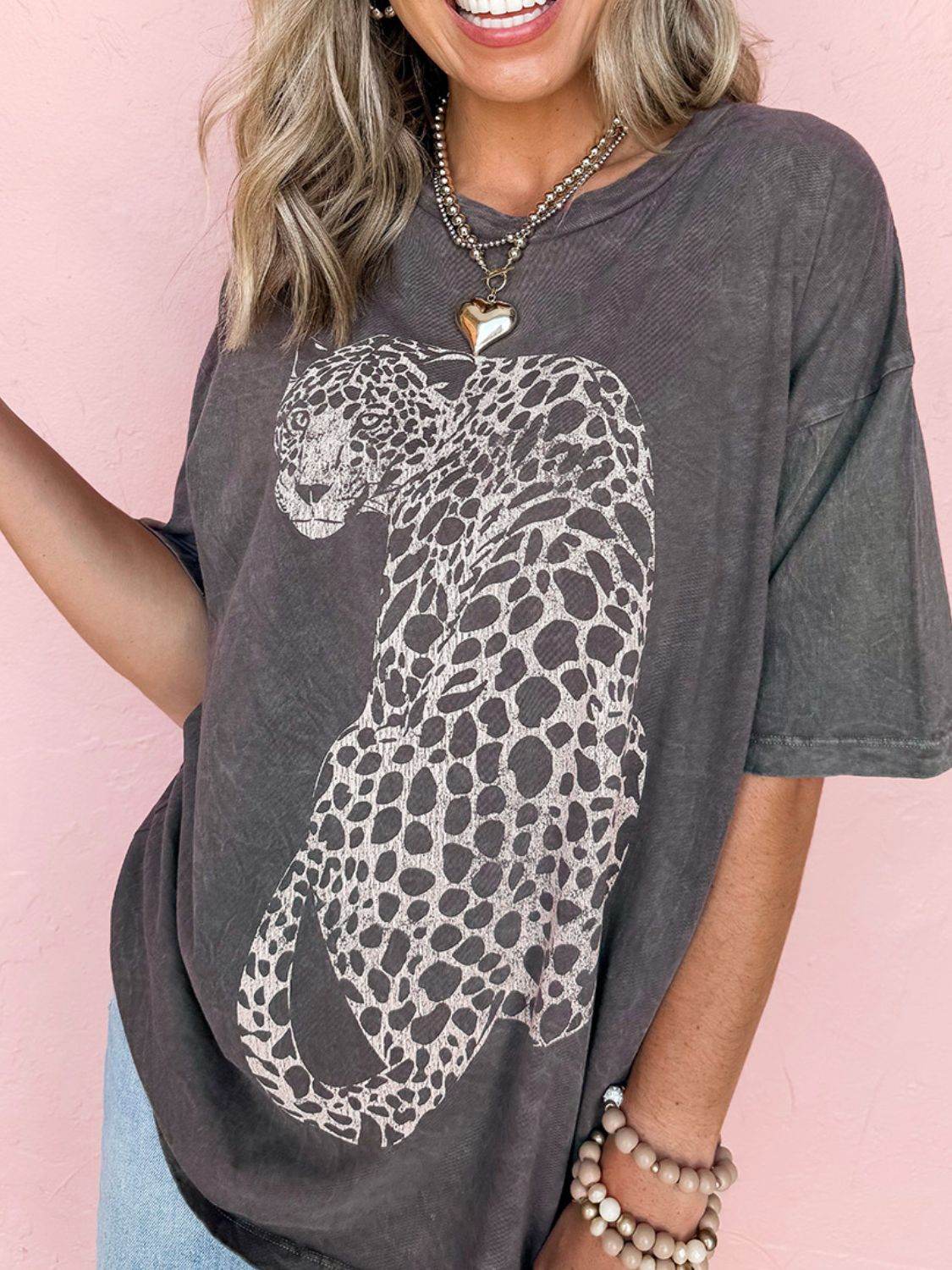 Cheetah Mineral Wash Round Neck Half Sleeve T-Shirt for a perfect OOTD – dress to impress outfits from Amexza