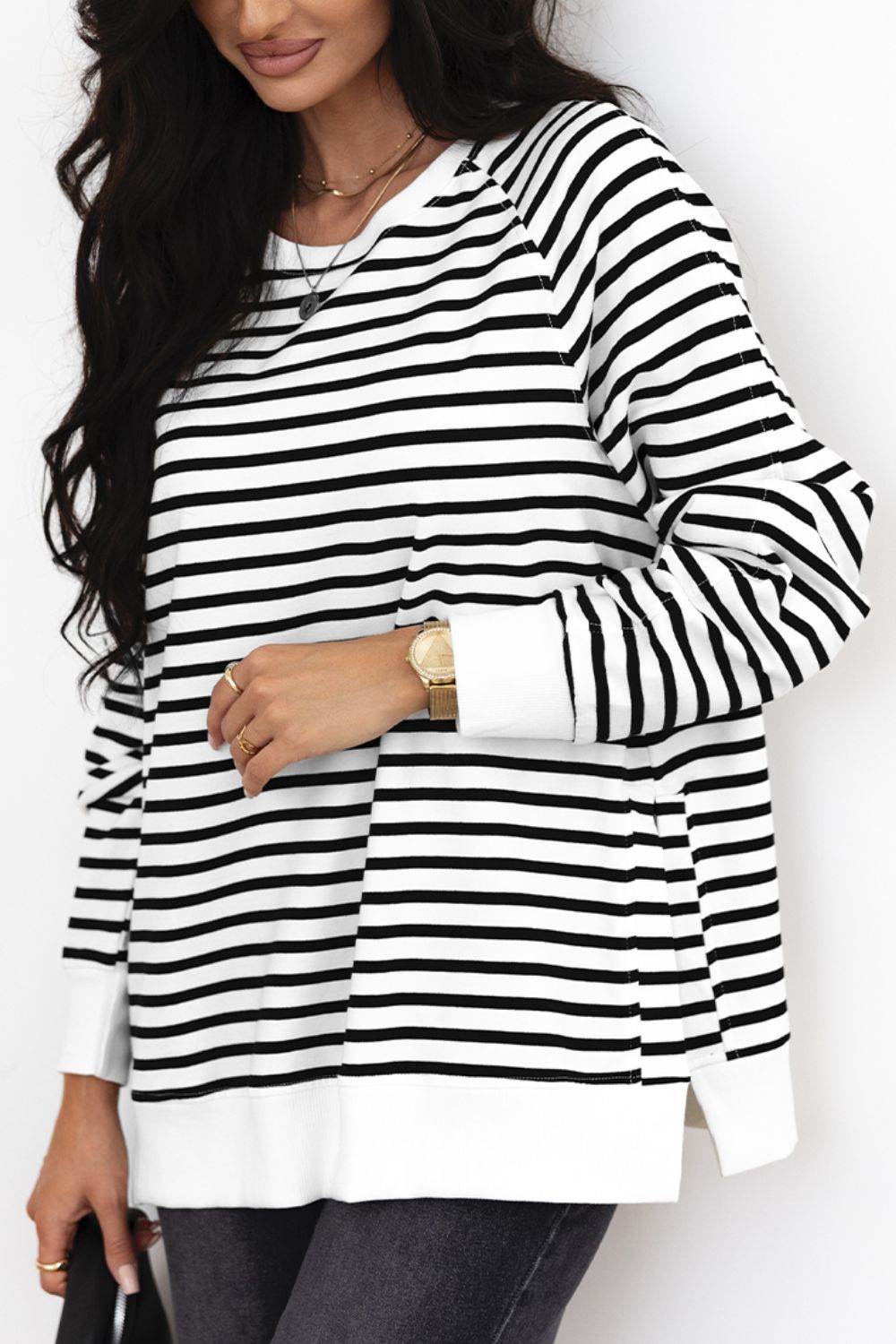 Side Slit Stripe Raglan Sleeve Sweatshirt for a perfect OOTD – dress to impress outfits from Amexza