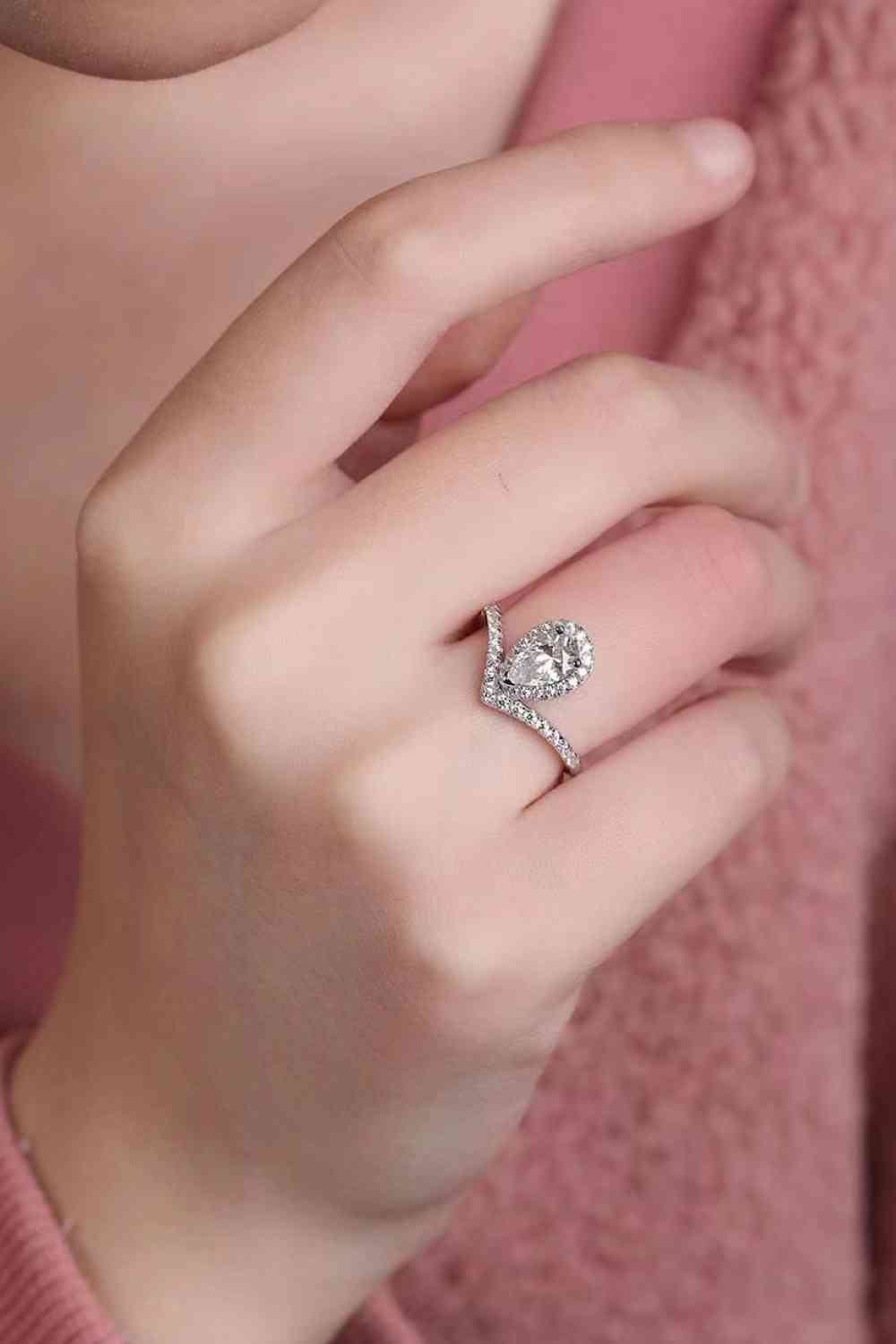 2 Carat Moissanite Teardrop Ring for a perfect OOTD – dress to impress outfits from Amexza