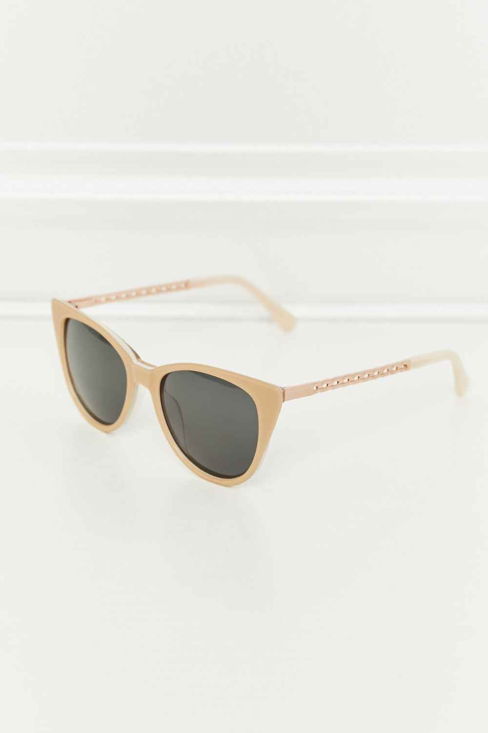 Cat-Eye Acetate Frame Sunglasses Mocha One Size for a perfect OOTD – dress to impress outfits from Amexza