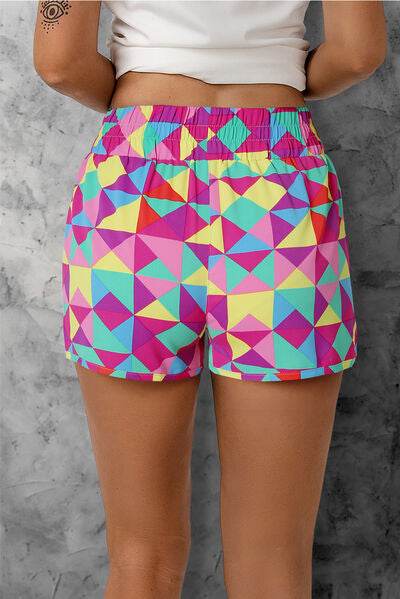 Color Block Elastic Waist Shorts for a perfect OOTD – dress to impress outfits from Amexza