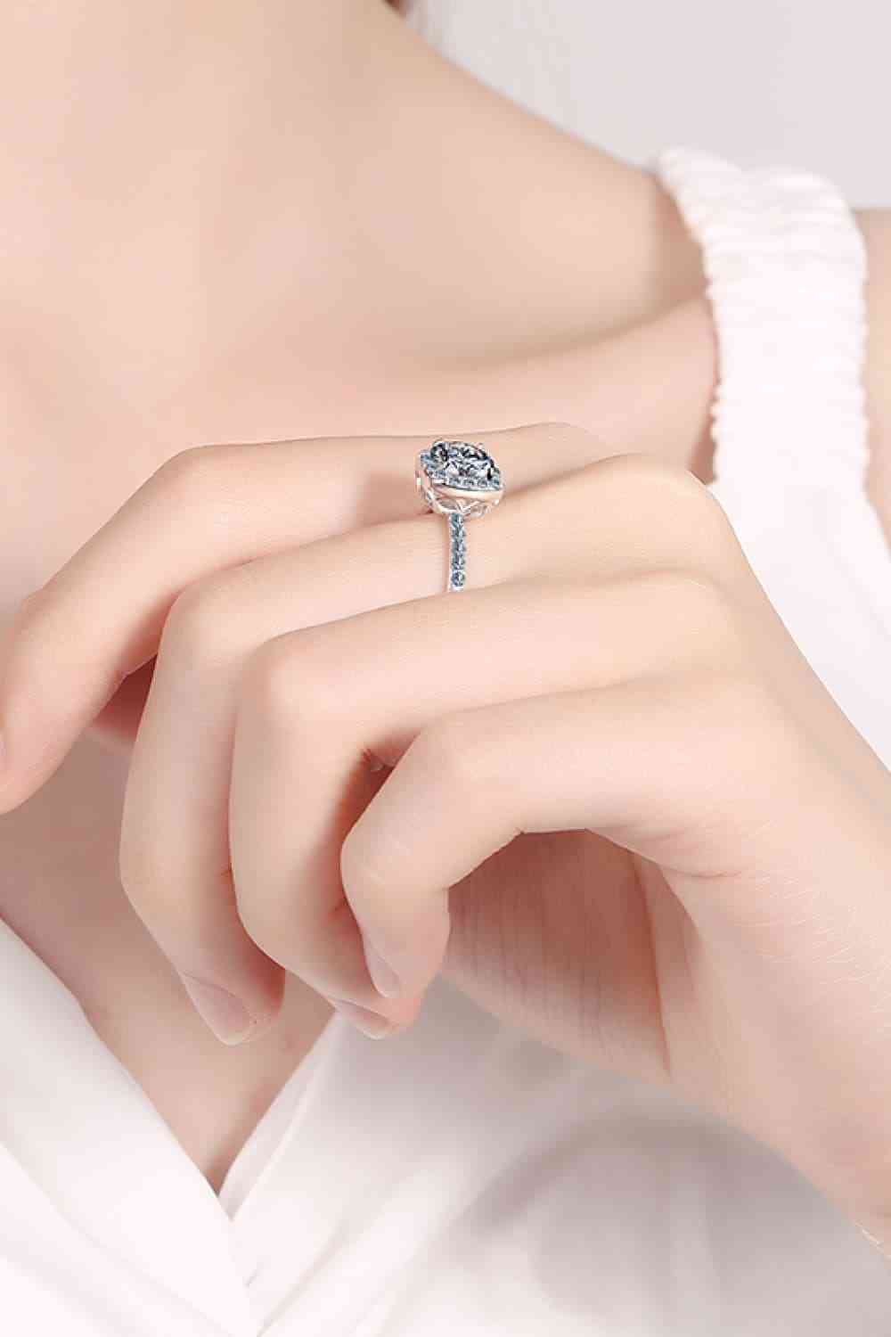 2 Carat Moissanite Square Halo Ring for a perfect OOTD – dress to impress outfits from Amexza