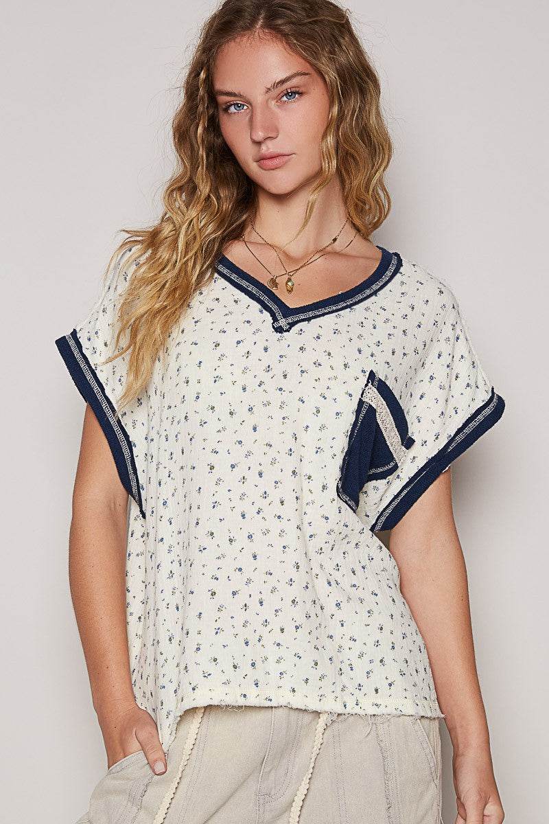 POL Floral V-Neck Short Sleeve T-Shirt Cream Indigo for a perfect OOTD – dress to impress outfits from Amexza