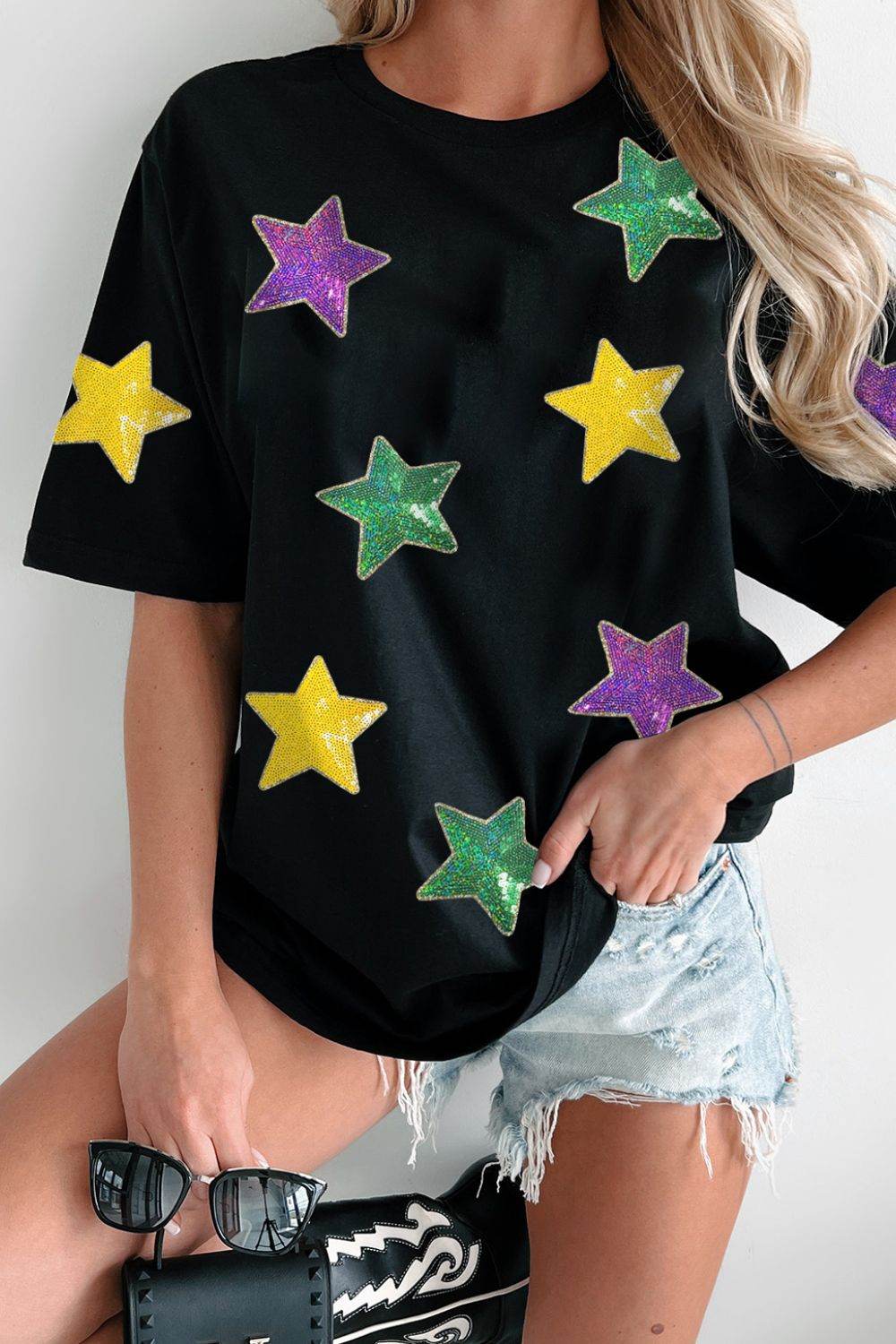 Sequin Stars Patched Round Neck T-Shirt Black for a perfect OOTD – dress to impress outfits from Amexza